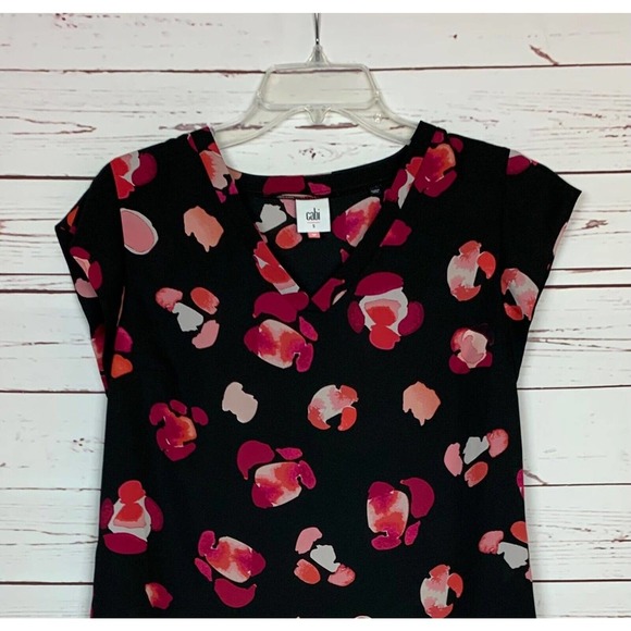 CAbi Women's S Small Black Pink Floral Short Sleeve Cute Petal Top Blouse #5523 - Picture 5 of 12